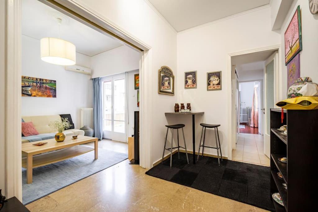 Athens Paradise Cozy 53 Sqm Apartament Near To Metro Luaran gambar