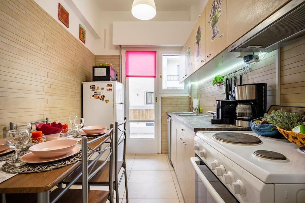 Athens Paradise Cozy 53 Sqm Apartament Near To Metro Luaran gambar